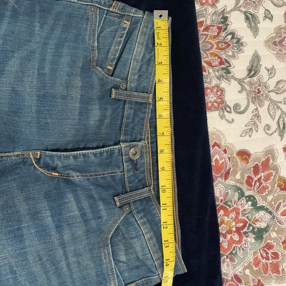 Levi's Flatters & Flaunts Skinny Leg Jeans 10. Smoke free home. - Picture 4 of 6